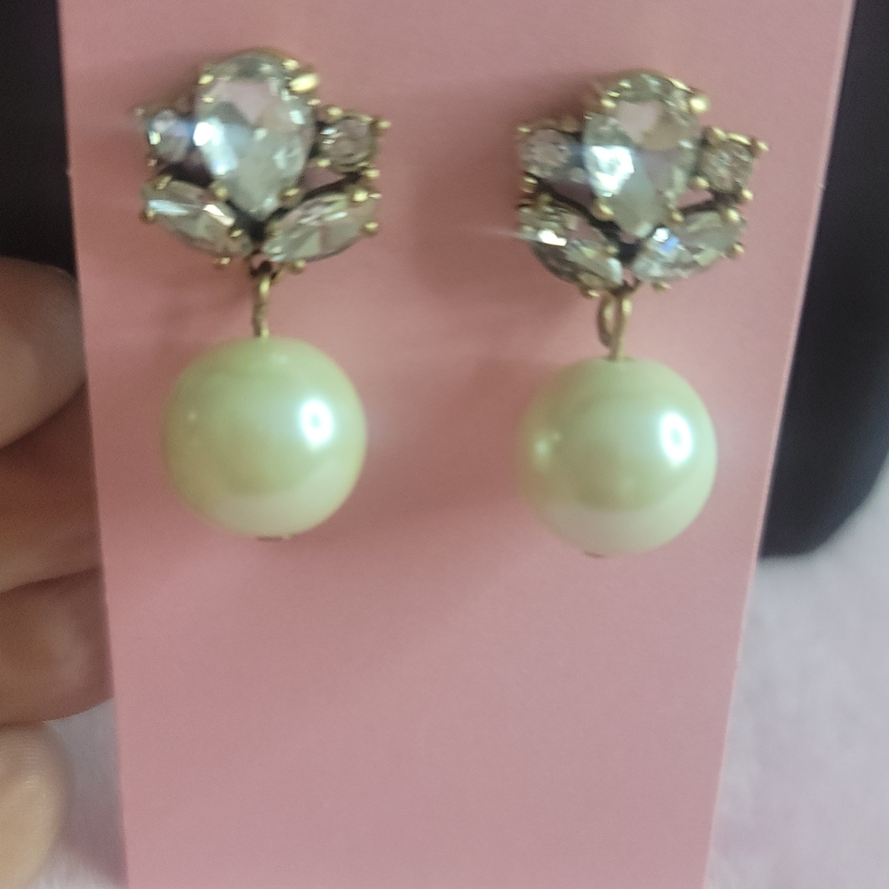 Elegant Pearl and  Drop Earrings Fasion Jewelry